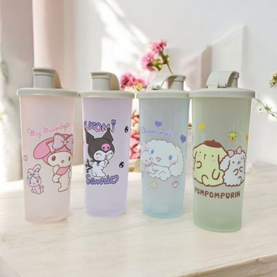 botella sanrio con piquito