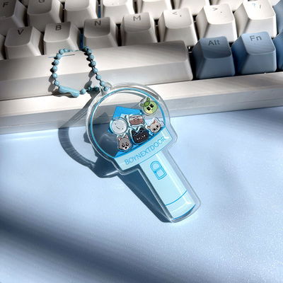 llavero acrílico BOYNEXTDOOR - lightstick💙