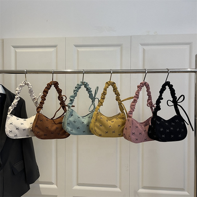 mini cartera de corderoy bows 🎀🤍