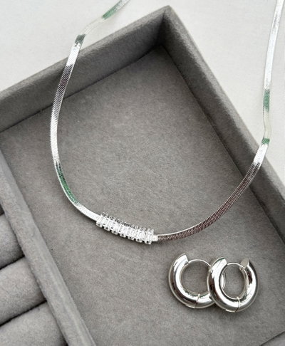 Collar Snake Cubic