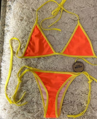 Bikini Filipa bombis atada