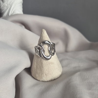 Anillo Ivi