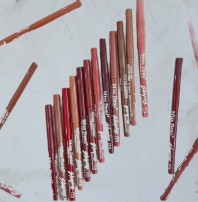 Delineador de labios retractil 