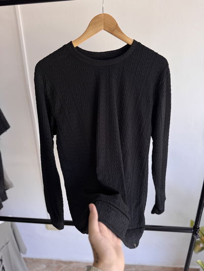 Remera Texturada M/L (negra)