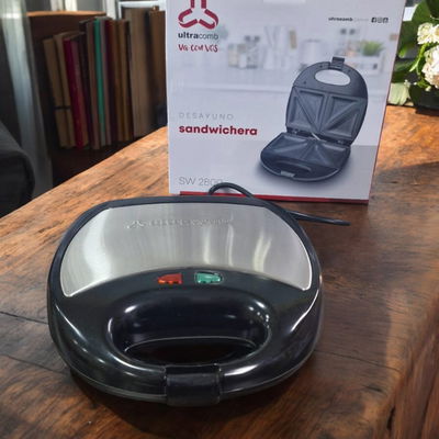 Sandwichera ULTRACOMB SW2800 750W 
