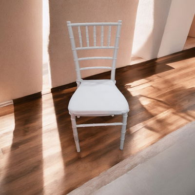 Silla TIFFANY blanca con almohadoncito x6