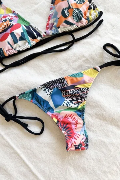Bikini Tropical
