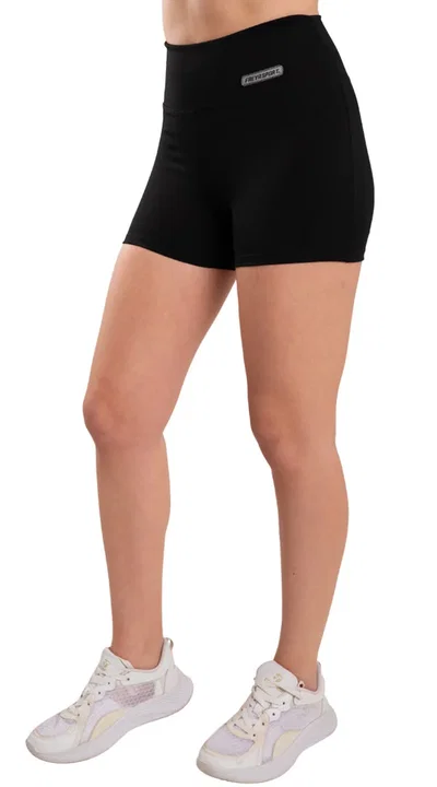 Short Lara