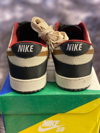 NIKE SB beige