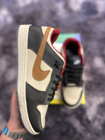 NIKE SB beige