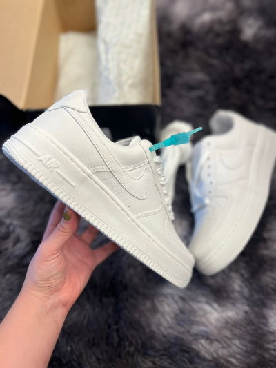 NIKE AIR FORCE blancas