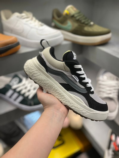 VANS ULTRARANGE VR3 4 colores