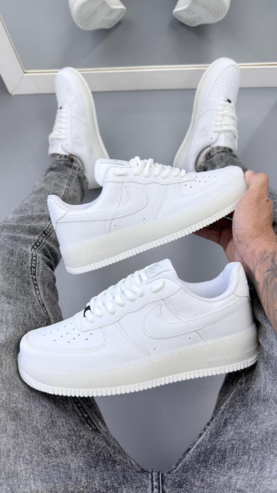 NIKE AIR FORCE 