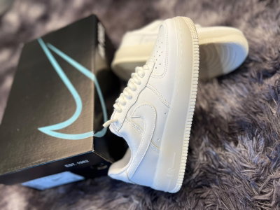 NIKE AIR FORCE 