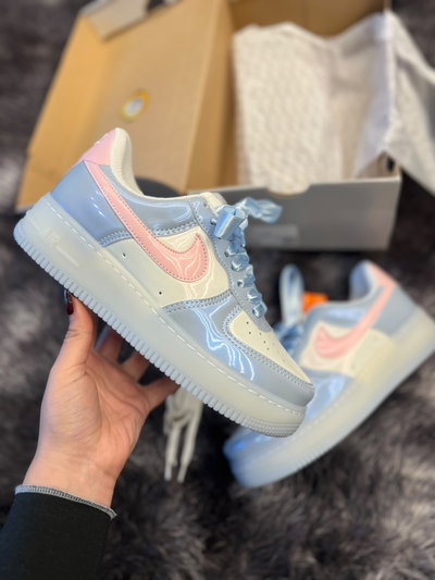 NIKE HOLOGRÁFICO 