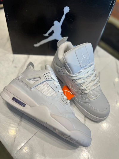 NIKE JORDAN RETRO 4 blanco