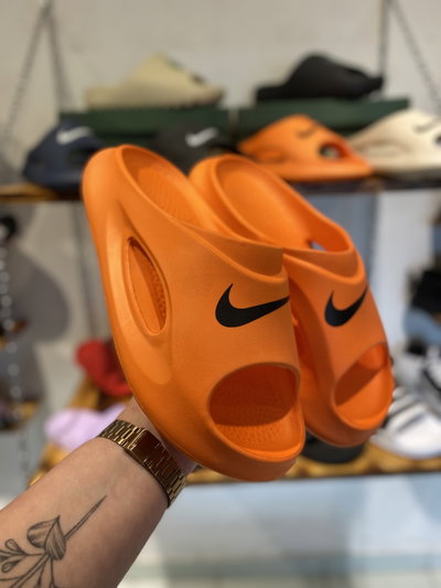 GOMONES NIKE 2 colores