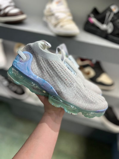 NIKE VAPORMAX FLYNIKT