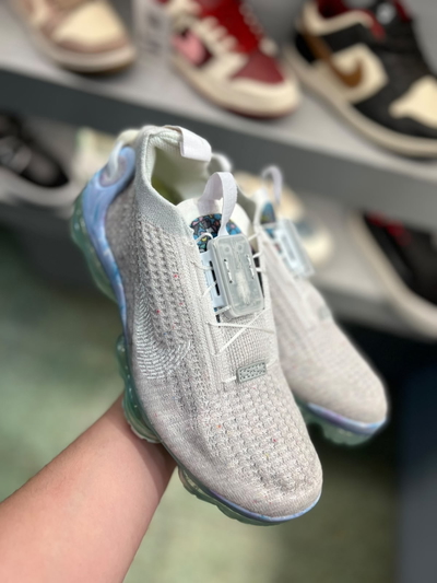 NIKE VAPORMAX FLYNIKT