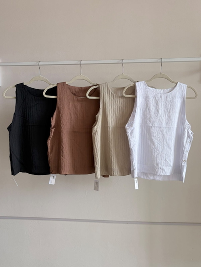 Musculosa lino botones al costado
