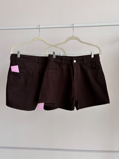 Short jean clásico chocolate