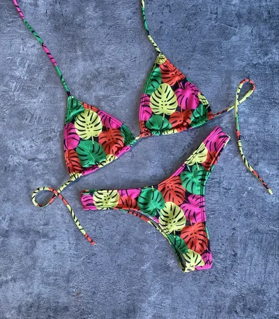 Bikini Araceli hojas