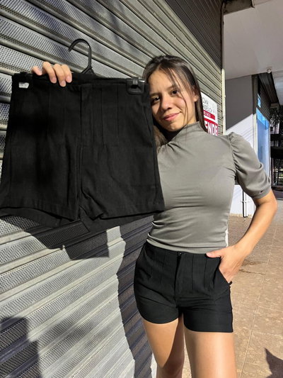 Short cintura de avispa elastizado negro
