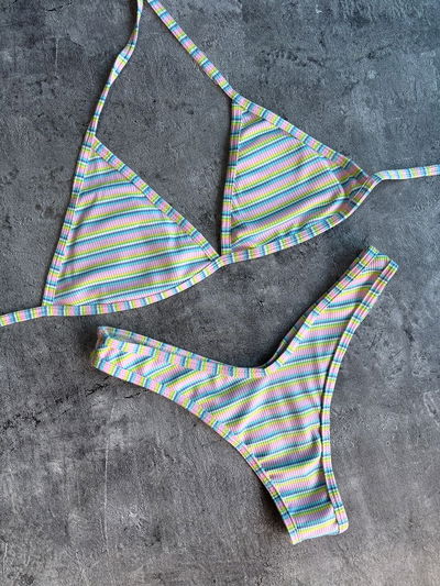 Bikini rayas
