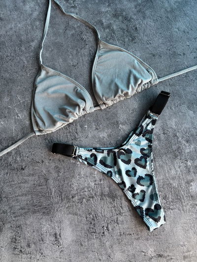 Bikini ensamblada plata