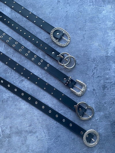 Cintos tachas negro