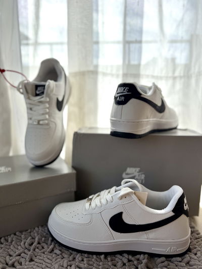NIKE AIR FORCE 1 BLACK/WHITE