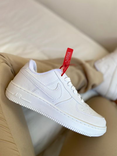 NIKE AIR FORCE 1 TOTAL WHITE