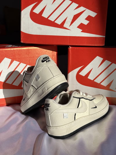 NIKE AIR FORCE BLACK/WHITE - INFANTIL