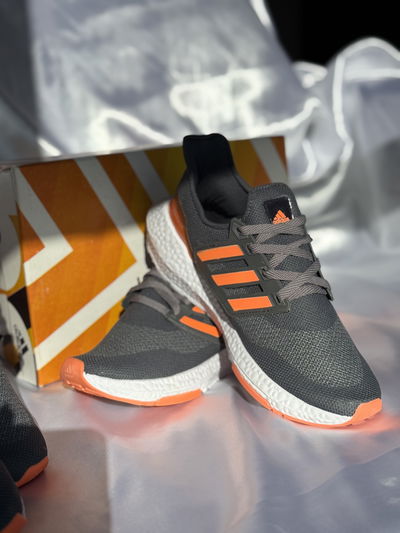 ADIDAS ULTRABOOST GREY