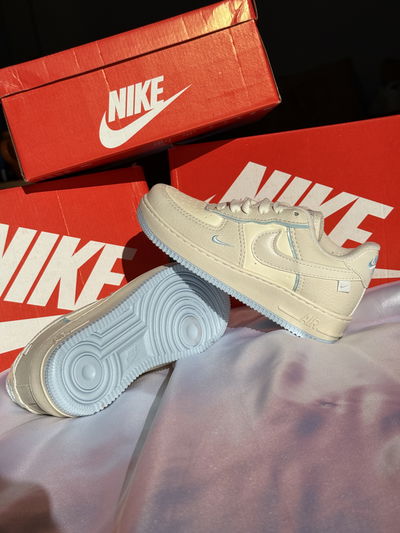 NIKE AIR FORCE CELESTE - INFANTIL