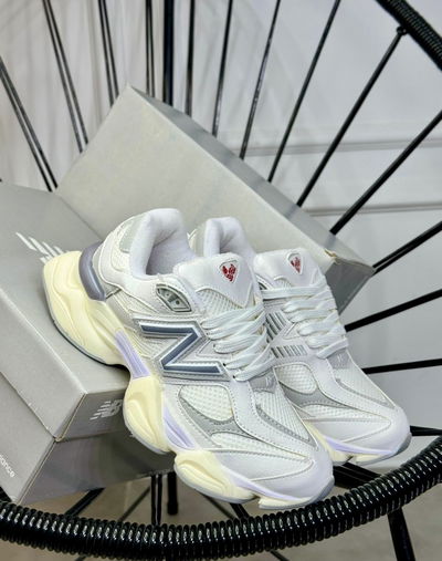 NEW BALANCE 9060