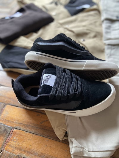 VANS KNU NEGRAS 