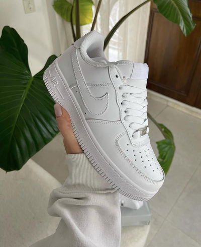 NIKE AIR FORCE 1 TOTAL WHITE 