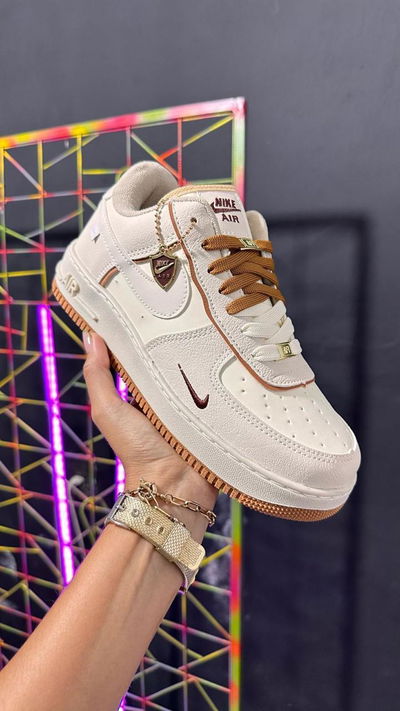 NIKE AIR FORCE CREAM - EDICIÓN LIMITADA