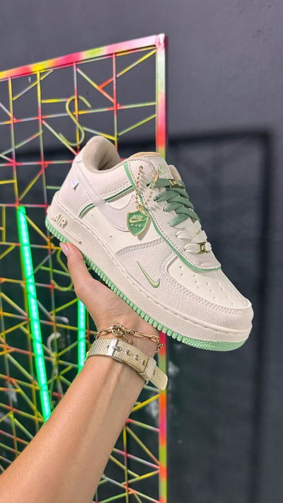 NIKE AIR FORCE 1 - GREEN - EDICIÓN LIMITADA