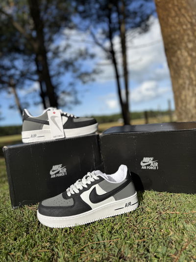 NIKE AIR FORCE - EDICIÓN BLACK & GREY