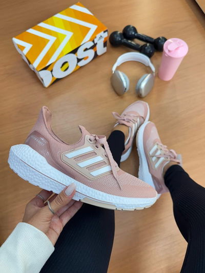 ADIDAS ULTRABOOST PINK