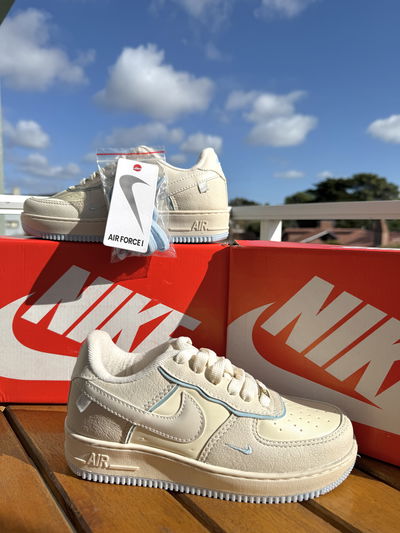 NIKE AIR FORCE CELESTE - INFANTIL