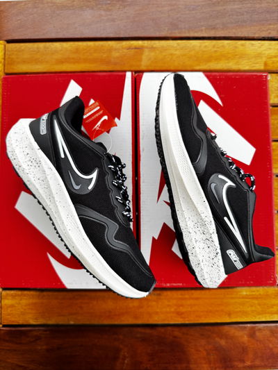 NIKE AIR ZOOM BLACK
