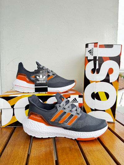 ADIDAS ULTRABOOST GREY