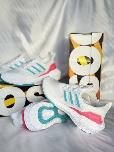 ADIDAS ULTRABOOST WHITE