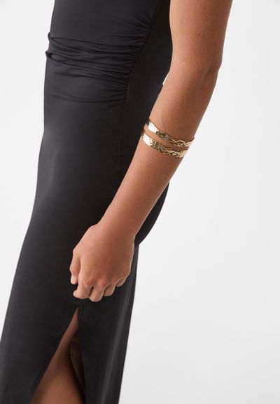 PULSERA DE METAL DORADO X UNIDAD