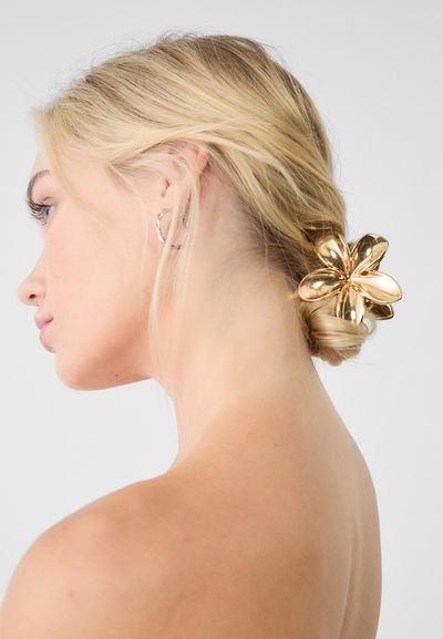 BROCHE DE METAL FLOR DORADO X UNIDAD