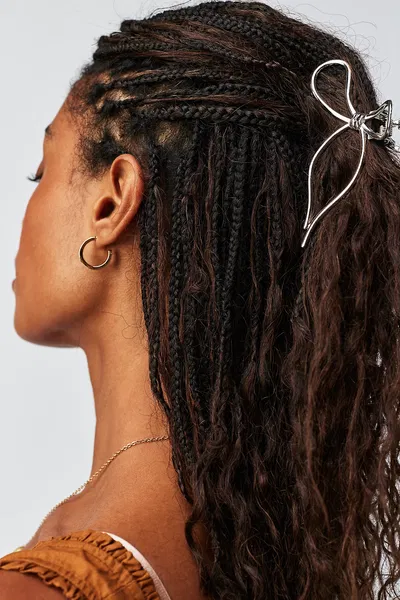 BROCHE DE METAL MOÑO PLATEADO GRANDE X UNIDAD