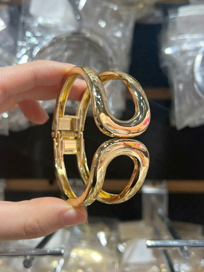 PULSERA DE METAL DORADO X UNIDAD